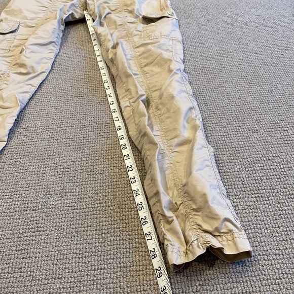 Michael Kors lightweight cargo pants ruched. - Picture 8 of 11
